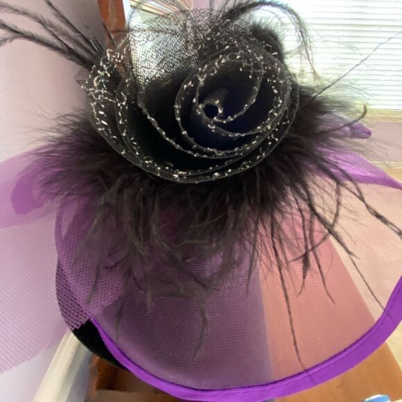 Purple Fascinator Hat Feather Glitter Glam Goth - Picture 2 of 3